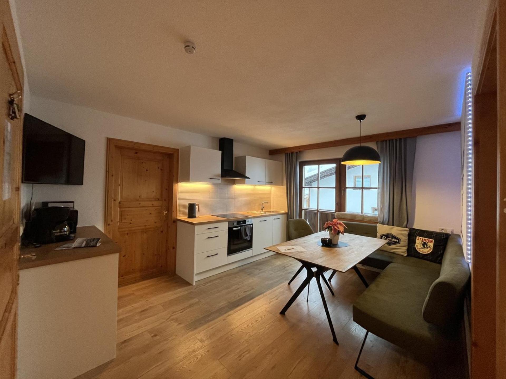 Haus Carinthia Appartement Pettneu am Arlberg Buitenkant foto